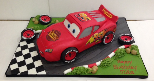 Disney Cars Birthday Cake - Lightening McQueen, Mater and More - Cakes by  Robin