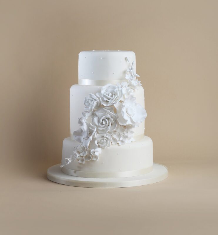 Traditional Wedding Cakes Delivered in London | Cakes by Robin